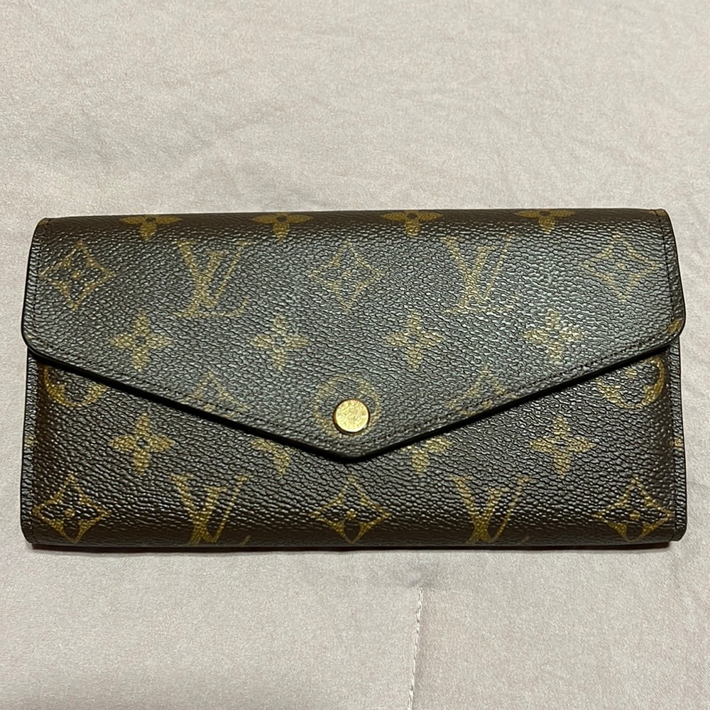 Louis Vuitton Sarah Wallet in Monogram Canvas